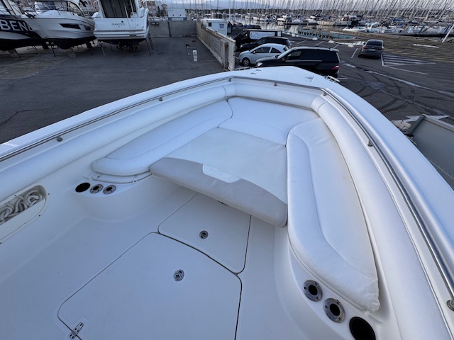 slider 8 Boston Whaler  320 Outrage